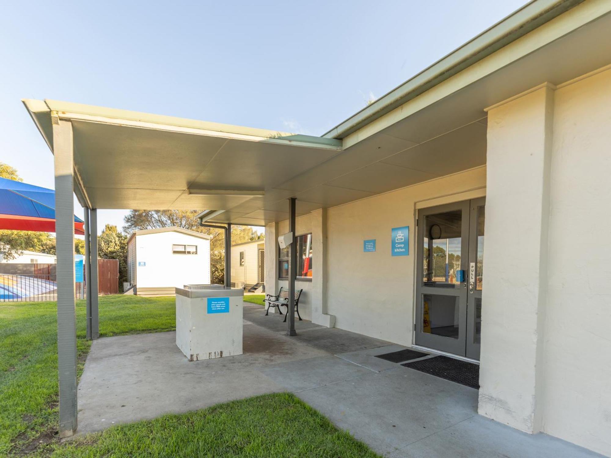 Nrma Warrnambool Riverside Holiday Park Exterior foto