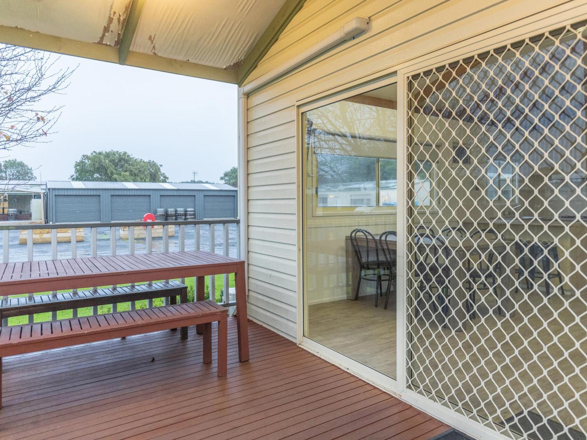 Nrma Warrnambool Riverside Holiday Park Habitación foto